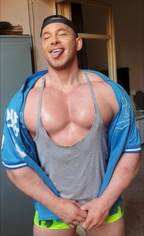 ROBERTO GONZALEZ star érotique galerie