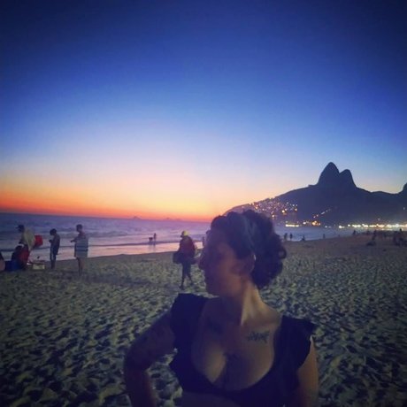 Mari Mariana actrice libre photos