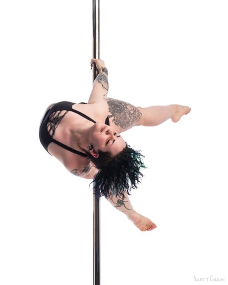 Nyx Nova modèle pornographique images