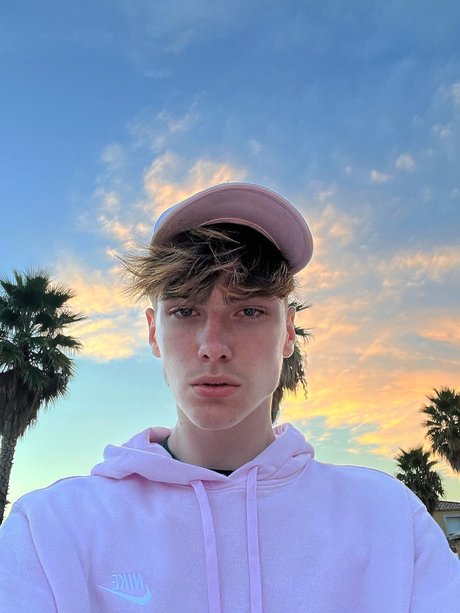 Maxence modèle pornographique collection