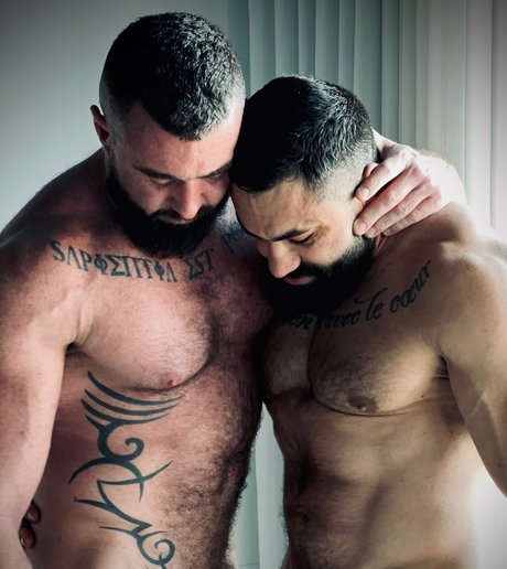 Matt and Asen Musclebears sexe de star du porno galerie