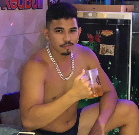 Matheus Teixeira modèle chaud image