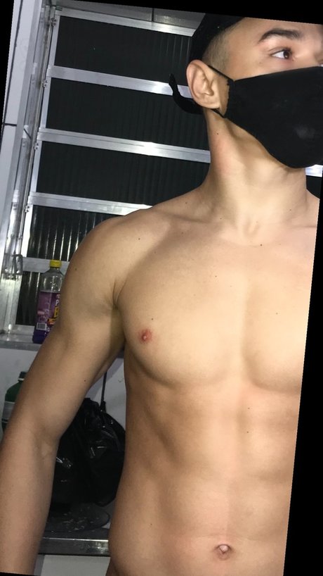 _THEUSLUCCAS modèle artistique archive