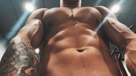 MasterLeo69 modèle érotique galerie