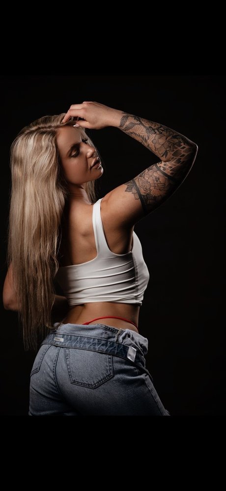 meggie_ joli modèle photos