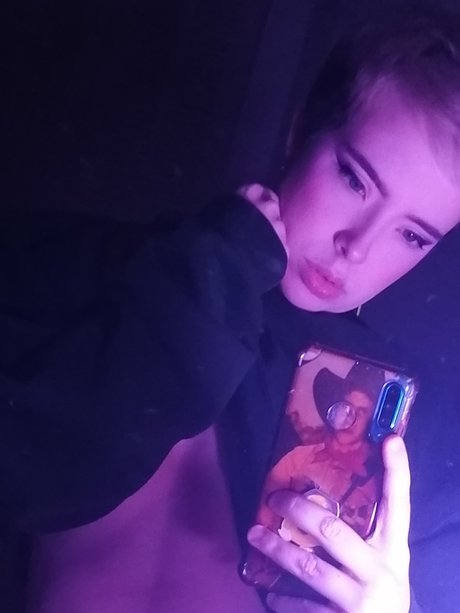 blonde aux gros seins onlyfans haut hd galeries