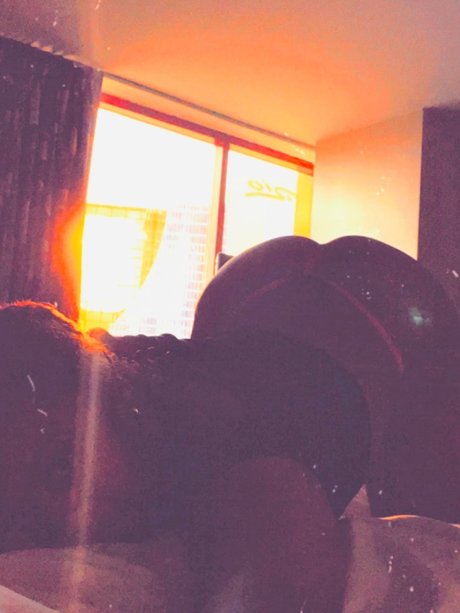 gros butin blanc onlyfans très chaud photos