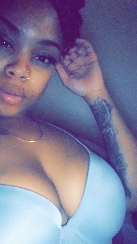 LovelyCurves69 étoile sexy photos