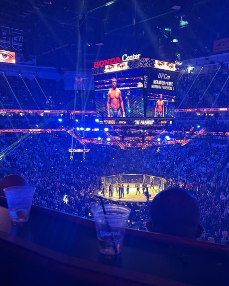 cosplay gros seins onlyfans plutôt meilleur des photos