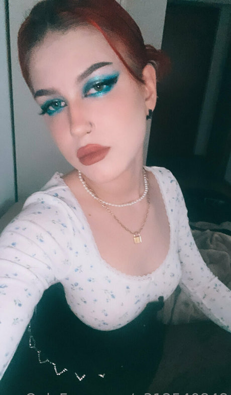 linda dragon mannequin image