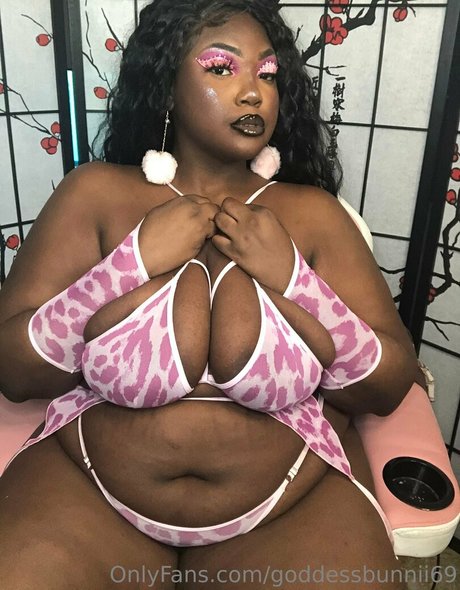 kianakakez modèle de sexe images