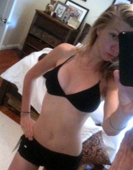 gros seins branlette espagnole onlyfans art image