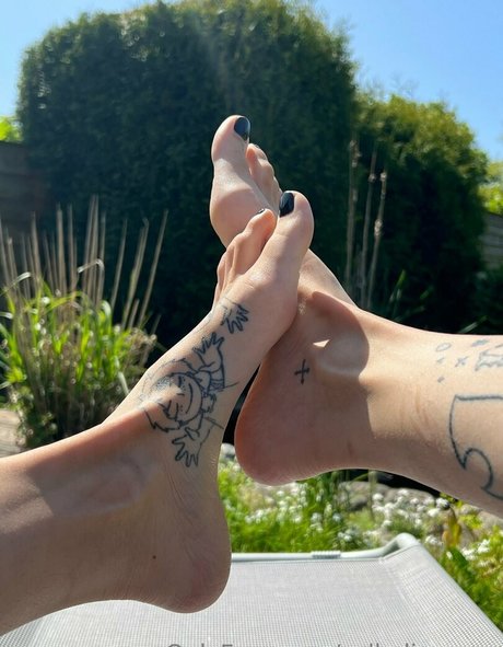 Sallydinosaur art star du porno photos