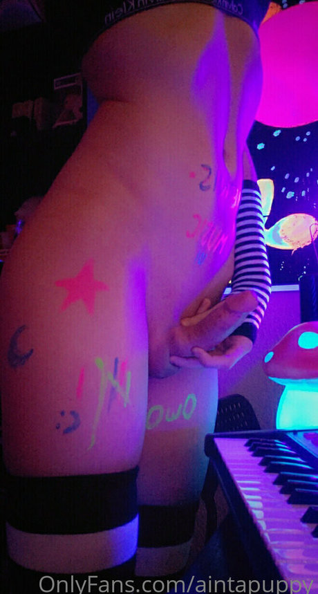 Aintapuppy modèle sexy photos