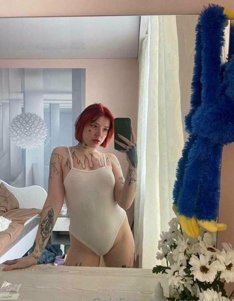 brattyauroravip étoile magnifique image