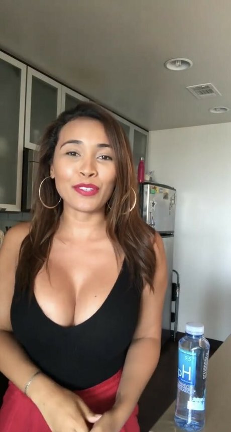 Britt Johnson modèle sexy img