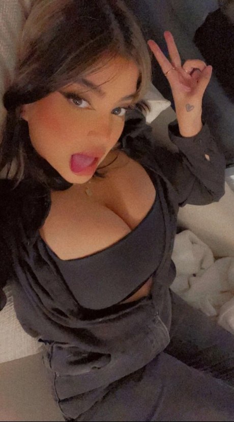 OMGLove modèle joli images