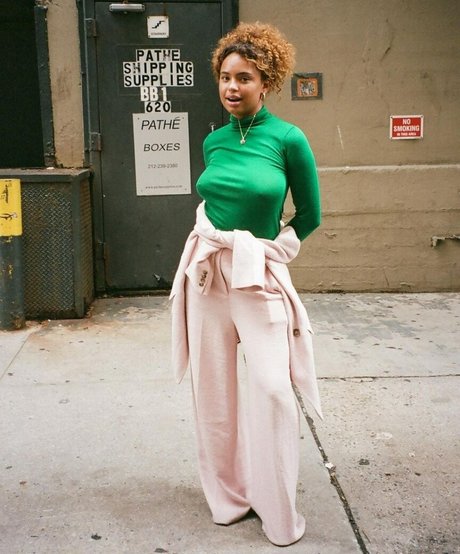 Paola Locatelli star du porno img