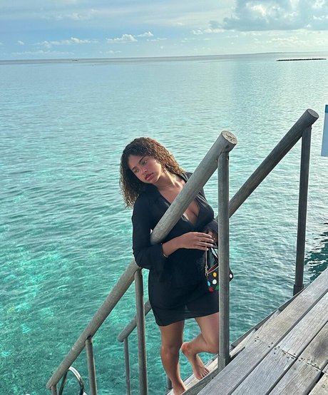 Paola Locatelli modèle nu collection