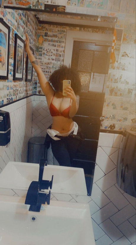 Elusivemulatto modèle sympa img