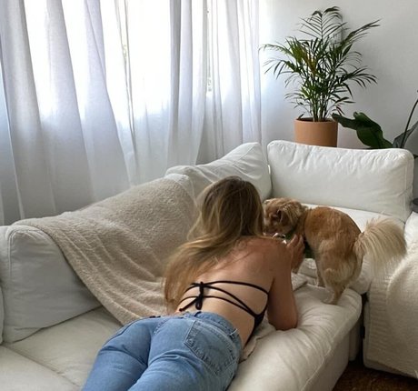 Madeleine Byrne modèle meilleur images