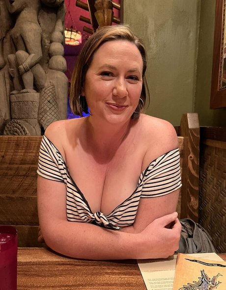 Maya Vakker haut de star du porno image