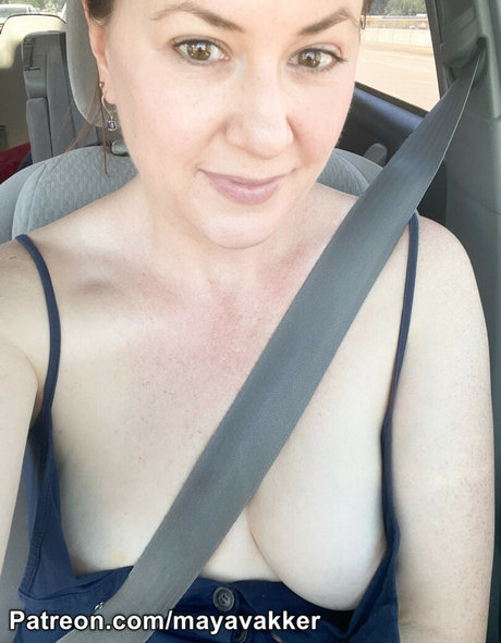 Maya Vakker star du porno xxx images