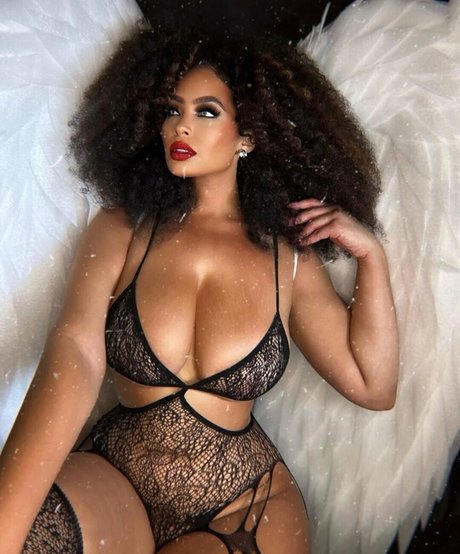 fellation avalée onlyfans sexy nue image