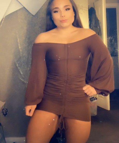 Shannon Dacombe nus étoiles des photos