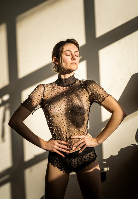 Jessie Flowers nus star du porno galeries