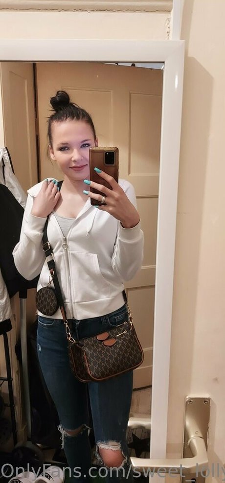 milf aux cheveux noirs onlyfans chaud de haute qualité photo