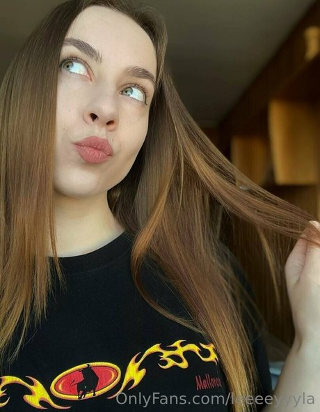 leeeeyyyla modèle magnifique galerie