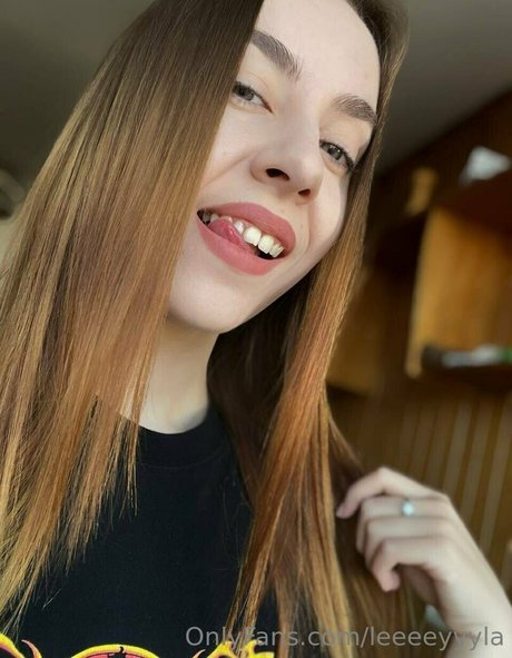 leeeeyyyla étoile exclusive photos