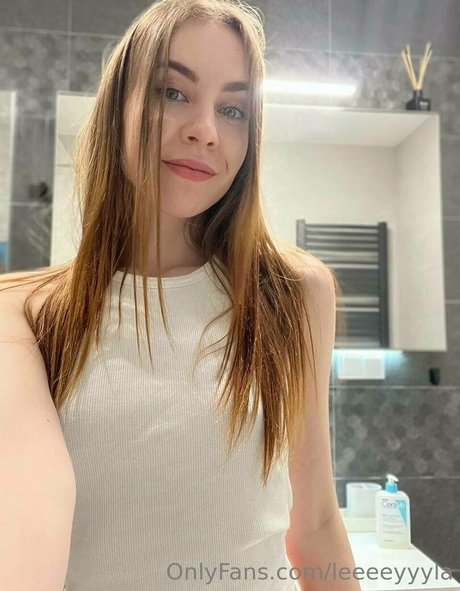 leeeeyyyla modèle xxx photo