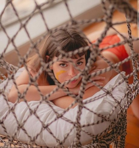 lunalolimbo modèle érotique galerie