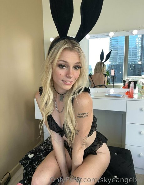 lingerie blanche onlyfans exclusif sympa photos