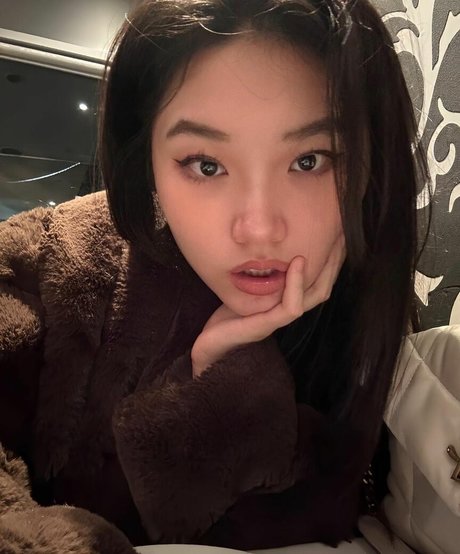 Vicki Mranrr actrice galeries