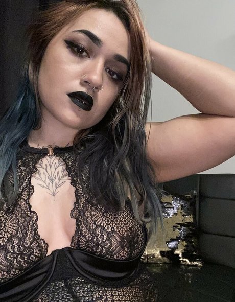 ariquxeen modèle chaud images