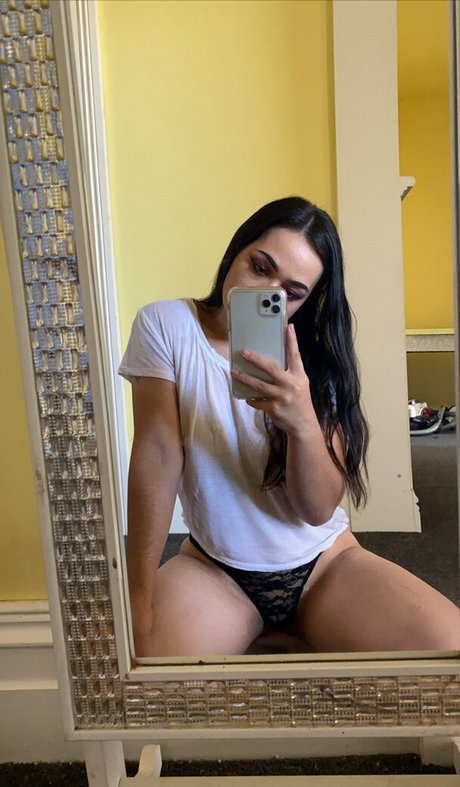 ariquxeen actrice de nus collection