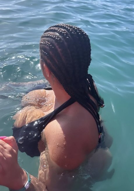 Shahira Miah modèle exclusif images