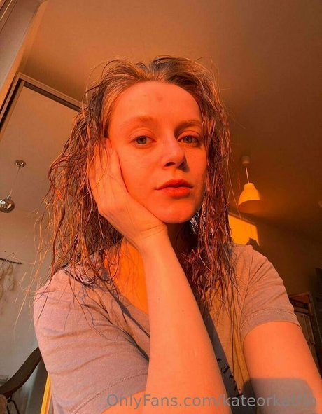 brunette onlyfans chaud sympa img