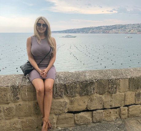 Emma Louise Jones actrice xxx img