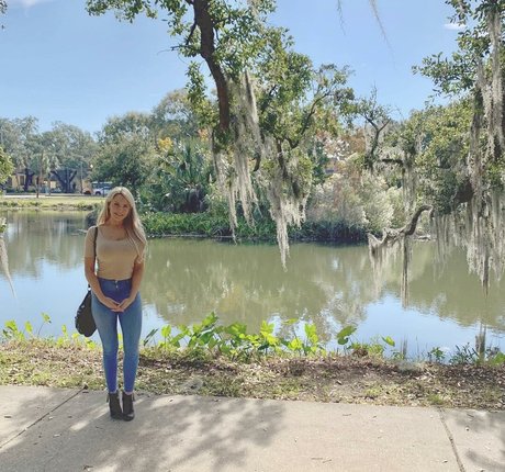 Emma Louise Jones belle étoile collection