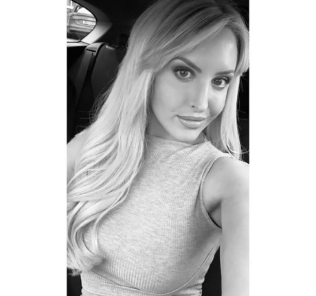 blonde en forme onlyfans belle érotique galeries