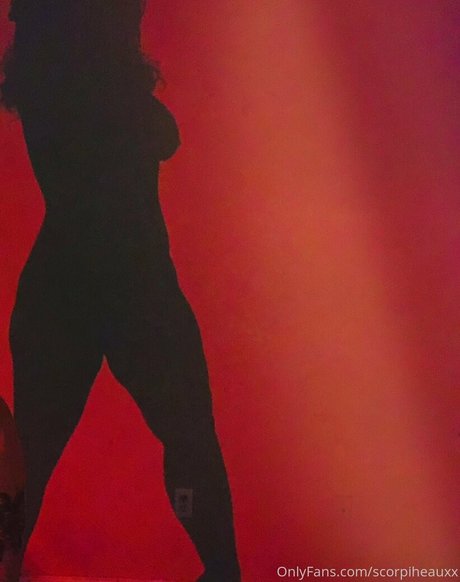 scorpiheauxx modèles nus img