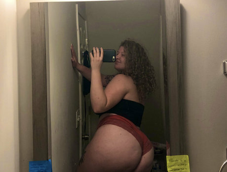 scorpiheauxx actrice sexy images