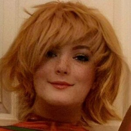 transgirlakira modèle gratuit des photos