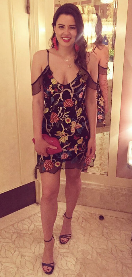 Sarah Story modèle porno archive