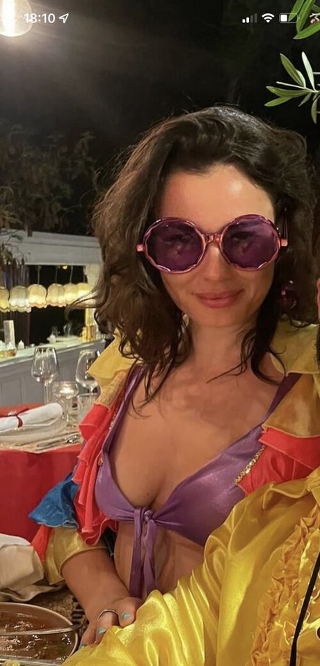 Sarah Story jolie actrice photos