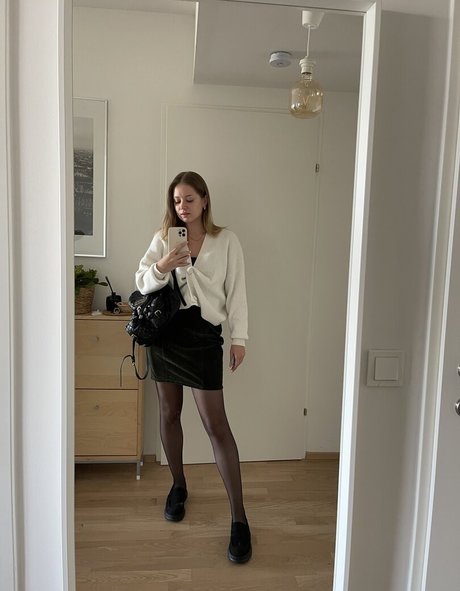 maman fils onlyfans haut nu photo